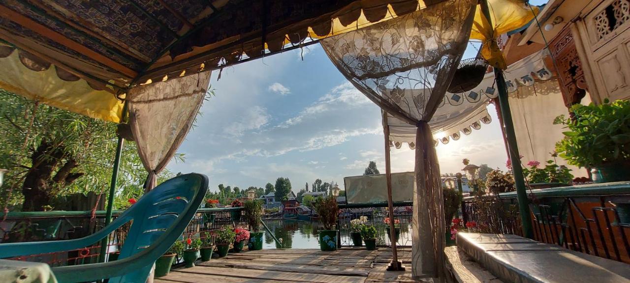 Green View Group Of Houseboats Srīnagar Стая снимка