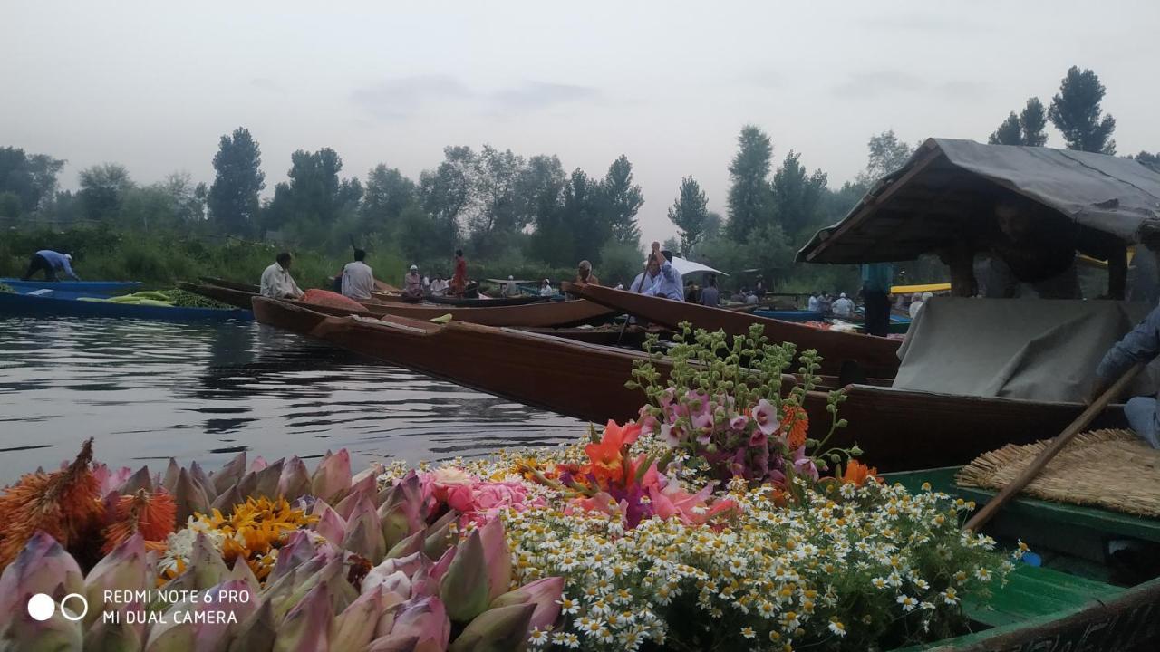 Green View Group Of Houseboats Hotel Srīnagar Екстериор снимка