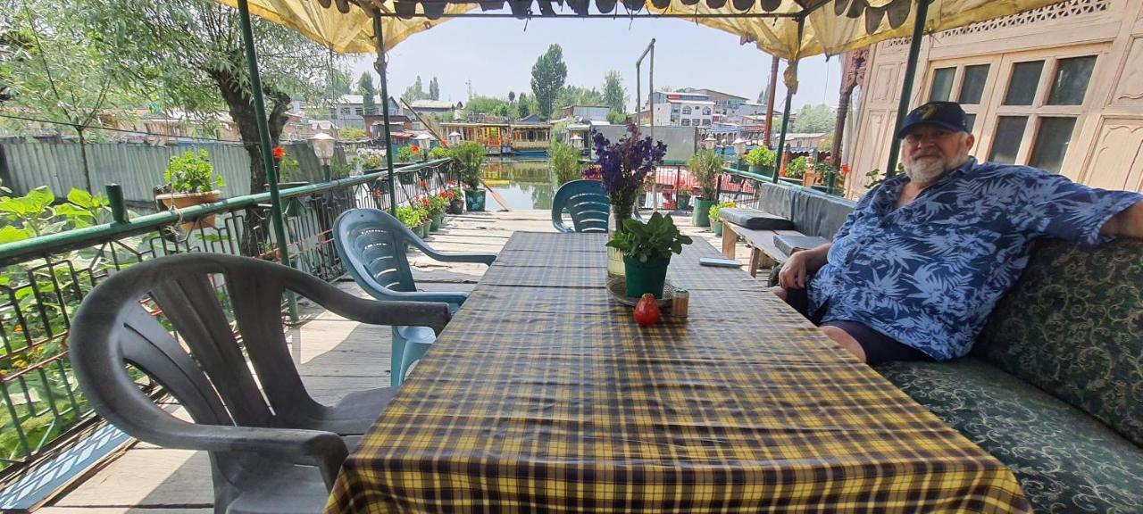 Green View Group Of Houseboats Hotel Srīnagar Екстериор снимка